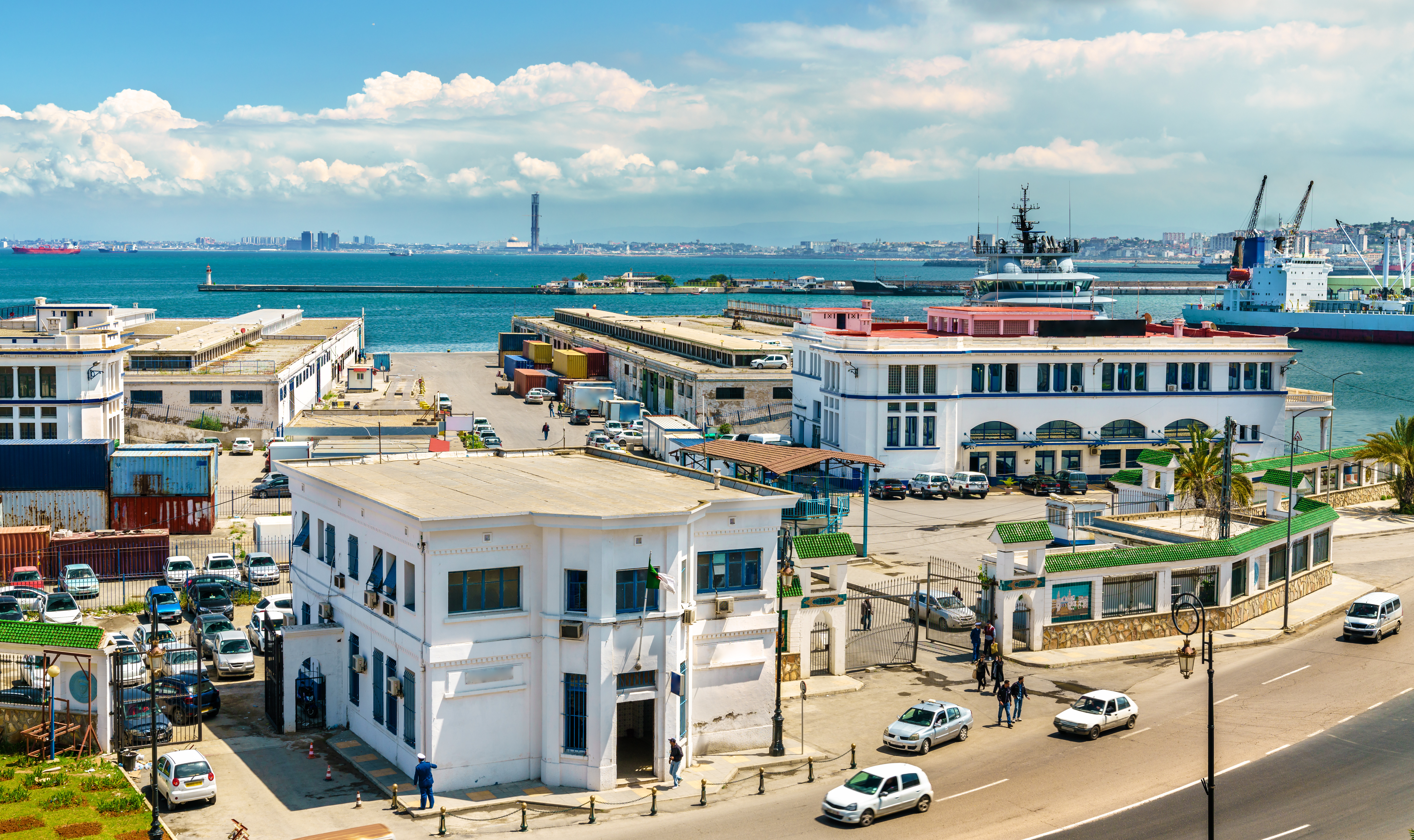 Das Fährpassagierterminal im Hafen von Algier - hier gehst du nach der Überfahrt von Bord.